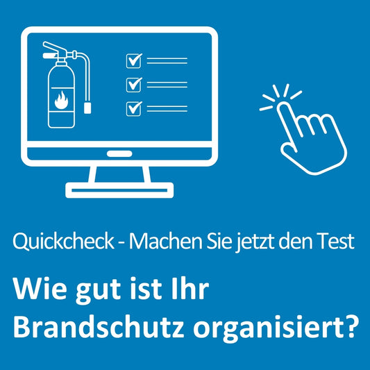 Eine stilisierte Grafik auf blauem Hintergrund zeigt einen Monitor mit einem Feuerlöscher-Symbol und drei Checkboxen daneben. Daneben befindet sich ein Symbol einer klickenden Hand. Die Darstellung verweist auf einen digitalen Test zur Sicherheitsüberprüfung. Der Text auf dem Bild lautet: „Quickcheck – Machen Sie jetzt den Test. Wie gut ist Ihr Brandschutz organisiert?“.