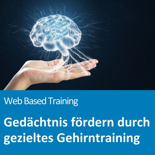 Eine geöffnete Handfläche hält eine leuchtende, digital animierte Darstellung eines Gehirns, aus dem elektrische Impulse hervorgehen – symbolisch für mentale Aktivität und kognitive Leistung. Der Hintergrund ist dunkel und hebt das leuchtende Gehirn deutlich hervor. Der Text auf dem Bild lautet: „Web Based Training – Gedächtnis fördern durch gezieltes Gehirntraining“.